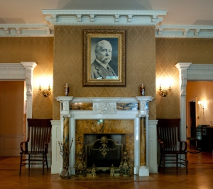 photo of copper baron marcus daly on the mantle at daly mansion hamilton montana