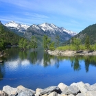 lake como, montana in spring